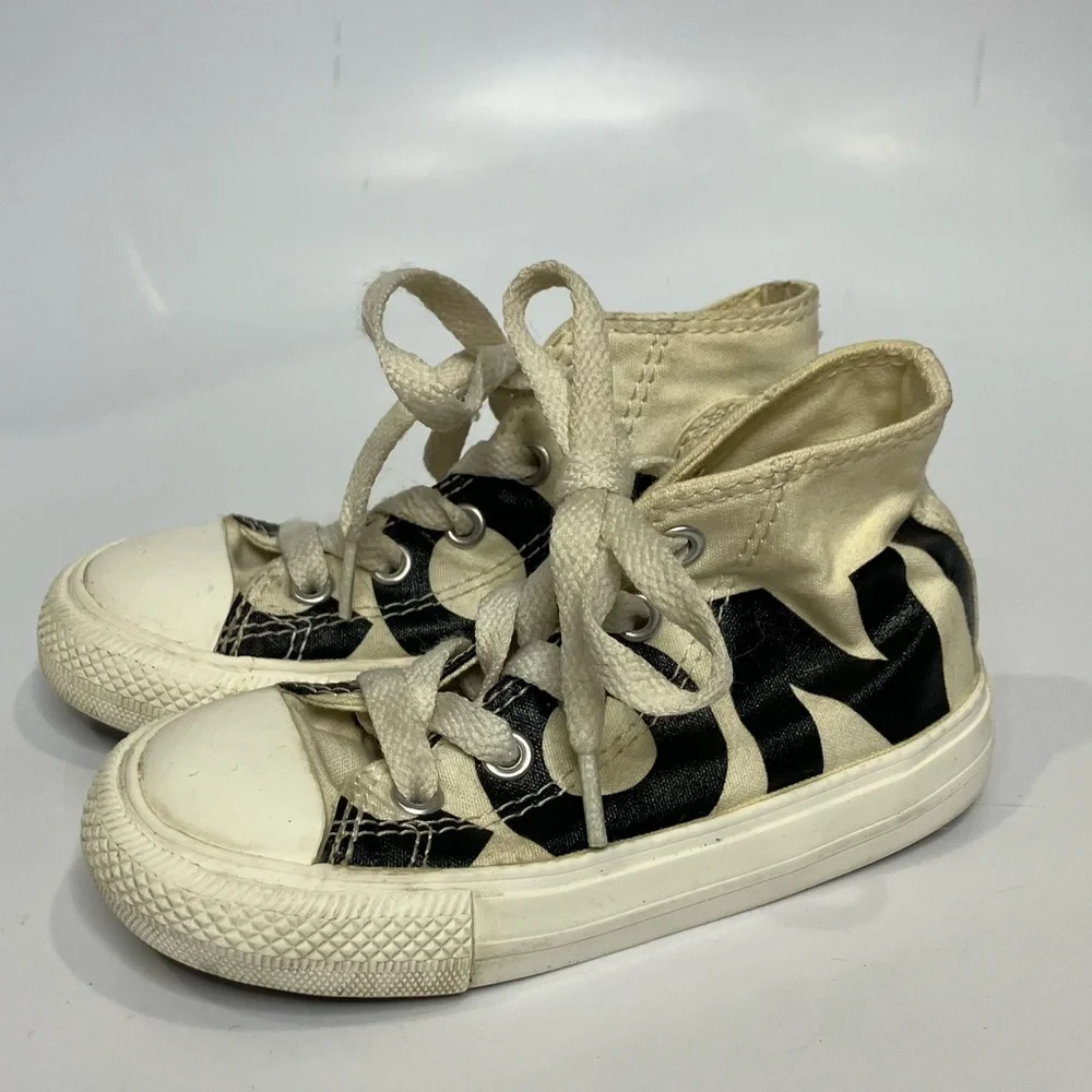 Converse all star word mark hightop sneakers white black‎ size 7 toddler casual